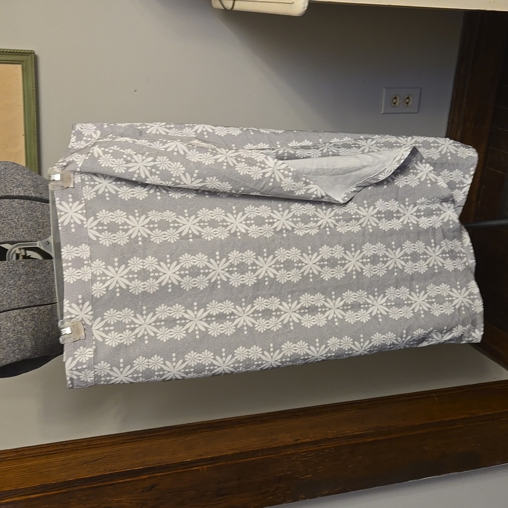 Rip Skirt Hawaii Gray and White Wrap Skirt